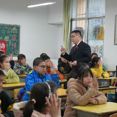 ����������Ԫ�^(q��):�������v�o��δ�����˽������L