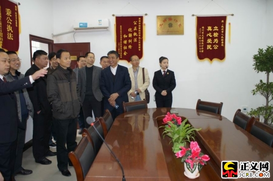 ����:ϵ�С�С��헡��A��Ⱥ���M��